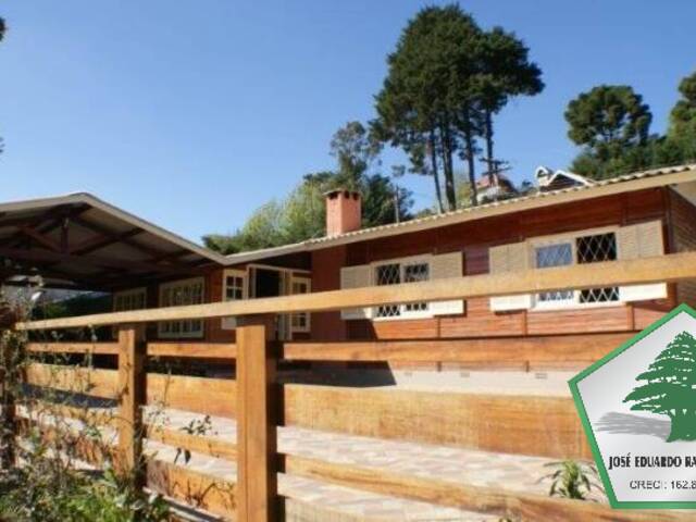 Casa para Venda em Campos do Jordão - 2