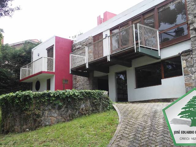 #2048 - Casa para Venda em Campos do Jordão - SP - 1