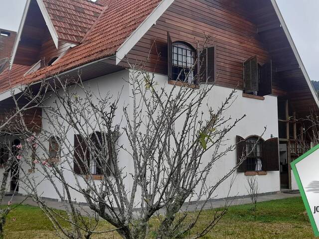 #3008 - Casa para Venda em Campos do Jordão - SP - 2